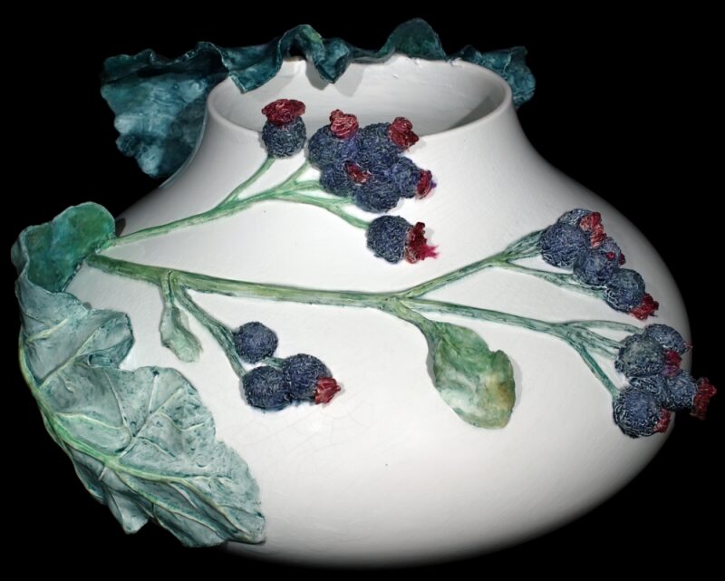 Alf Wallander, vase with thistle motif, 1895. Photo: A Brandeker
