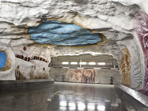 En lördag om Helga Henschen. Tensta tunnelbanestation, utställning och filmvisning