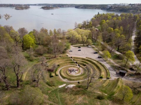 Visning av Gravitational Ripples, minnesvården efter flodvågskatastrofen 2004