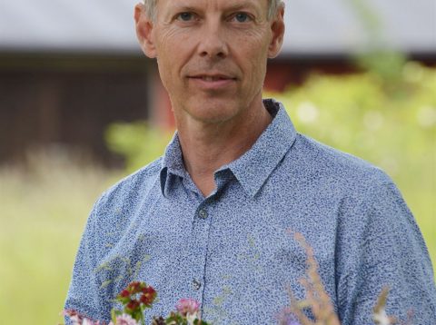 Fully booked. JOBS SISTERS: Gunnar Kaj about engineering with real and printed flowers